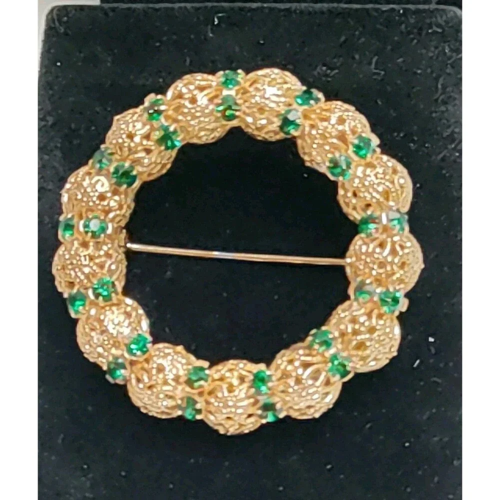 CK Gems Green And Gold Tone Filagree Wreath Brooch 1.75